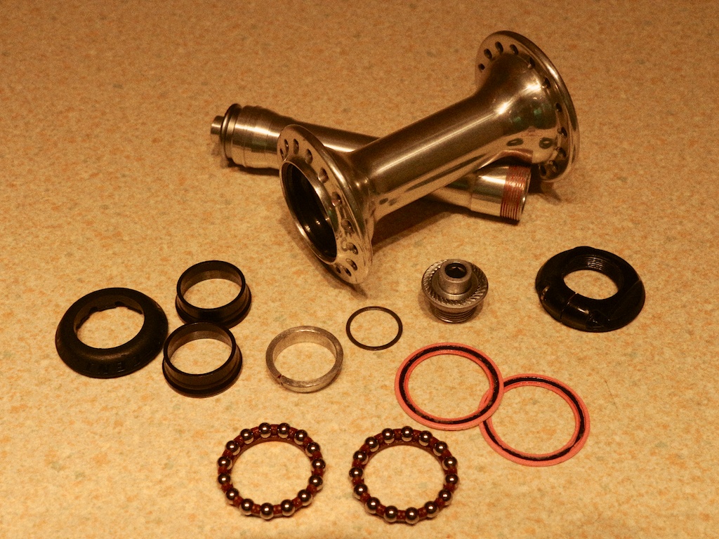 Front Campagnolo hub with new bearings